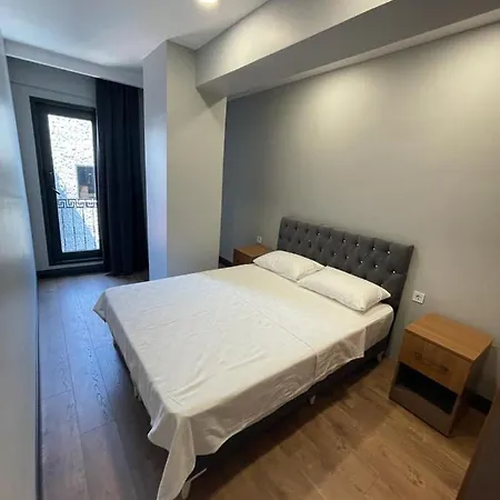 شقة فندقية Almin 4*